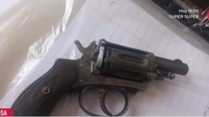 Un adolescente llevó un arma a la escuela