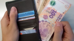 Billetera con plata