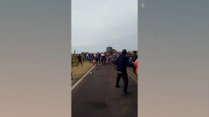 Canal 9, Telenueve, Policiales, barrabravas, piqueteros, piquete, corte de ruta, batalla campal, pelea, enfrentamiento,