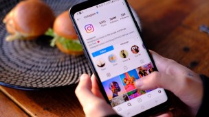 Instagram 