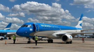 Detuvieron a una azafata de Aerolíneas Argentinas por una amenaza de bomba en un vuelo hacia Miami