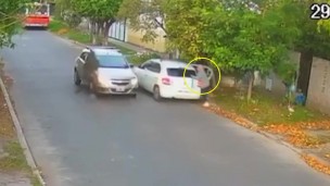 Violencia en San Justo: le robaron el auto y ella quedó colgada