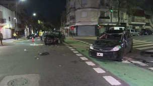 Choque de dos autos en Boedo: hay un herido