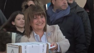 El inconveniente de Patricia Bullrich a la hora de votar: no le anduvo la máquina