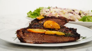 Tapa de asado a la naranja con ensalada