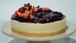 Rica y fácil cheesecake de frutos rojos sin horno