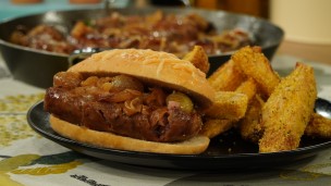 Algo diferente: choripán en pan de queso con papas