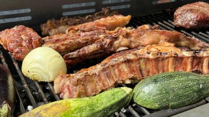 Picaña a la parrilla con vegetales y chimichurri cítrico