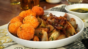 Riquisimo queso frito con hinojos glaseados