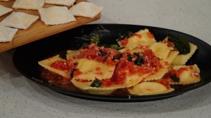 Sorprende con estos ravioles rellenos de mortadela y ricota