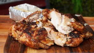 Riquisimo pollo a la parrilla con milhojas de papa