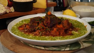 Palomita a la cacerola con risotto de quinoa verde