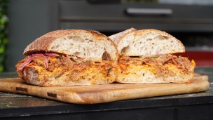 Sorprende con este sándwich de tapa de asado al disco
