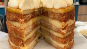 Rica y fácil torta de caramelo y crema pastelera