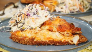 Berenjenas gratinadas con ensalada