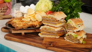 Milanesa de ternera a la napolitana y sándwich de milanesa tucumana