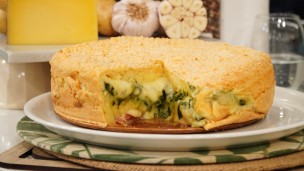Tarta de papa rellena con jamón, queso y espinaca