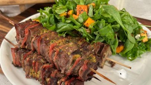 Especial para el finde: brocheta de milhojas de carne y panceta