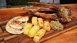Tomahawk con manteca vaquero y papa acordeón