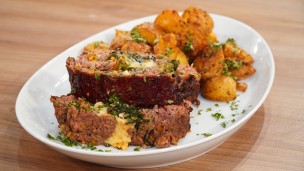 Riquísimo pan de carne con papas rotas 