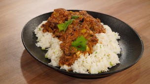 Aprendé a cocinar pollo al curry con arroz