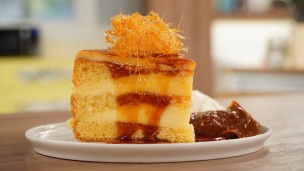 Rica y fácil torta de caramelo y crema pastelera