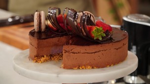 Riquísima torta de chocolate y frutos rojos