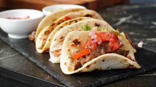 Sorprende con estos tacos de entraña