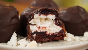Aprendé a cocinar bocaditos de merengue y chocolate