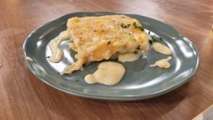 Pasta rellena con espinaca, hongos y salsa blanca