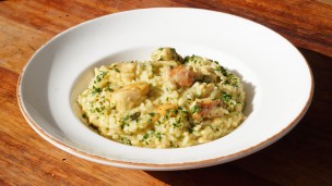 Sorprende con este pollo con arroz cremoso al disco