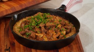 Strogonoff de lomo con risotto al salto