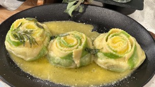 Parpadelle bicolor rellenos de ricota y espinaca