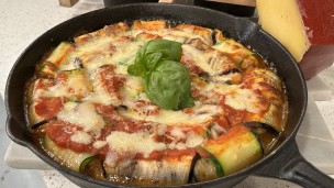 Aprendé a cocinar envoltinis de zucchinis y berenjenas