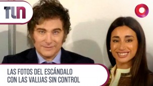 Las fotos del escándalo con las valijas sin control