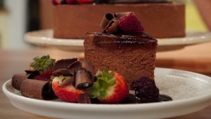 Rica y fácil torta mousse de chocolate