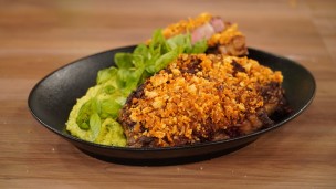 Aprendé a cocinar polenta verde con ojo de bife