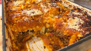 Sorprende con este pastel de carne, choclo y cabutia