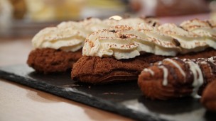 Riquísimo éclair de chocolate y café