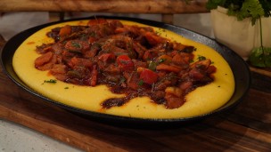 Aprendé a cocinar asado en cacerola con polenta cremosa