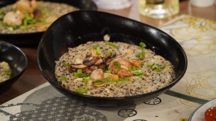 Aprendé a cocinar risotto de quinoa  verdeo y hongos
