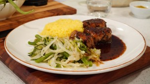 Increíble solomillo de cerdo con chauchas y arroz