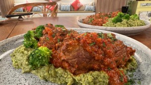 Envoltini de carne con puré de brócoli