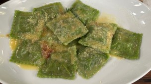 Sorprende con estos ravioles de osobuco con crema
