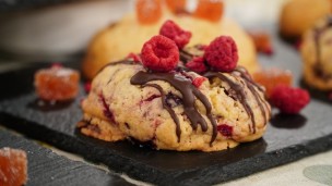 Ricas y fáciles cookies de chocolate y frutos rojos 