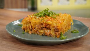 Aprendé a cocinar pastel de cerdo, batata y berenjena ahumada
