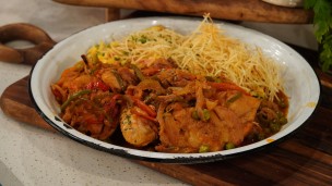 Increíble pollo a la riojana con revuelto gramajo