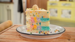 Divertite cocinando esta torta de colores