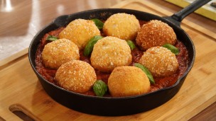 Sorprende con estas bombas de papa rellenas de carne