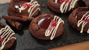 Ricas y fáciles cookies de frutos rojos y chocolate 